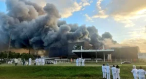 Incêndio devasta a fábrica da Cacau Show em Linhares, Espírito Santo | Foto: X