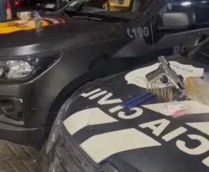 Polícia prende trio suspeito de tráfico e porte ilegal de arma de fogo, em Goiânia