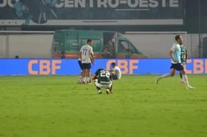 Essa é a terceira derrota seguida do clube esmeraldino (Foto: Afonso Cardoso)