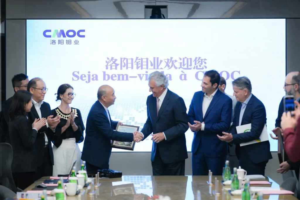Governador Ronaldo Caiado visita empresa na China durante agenda da comitiva goiana no país asiático | Foto: Júnio Guimarães