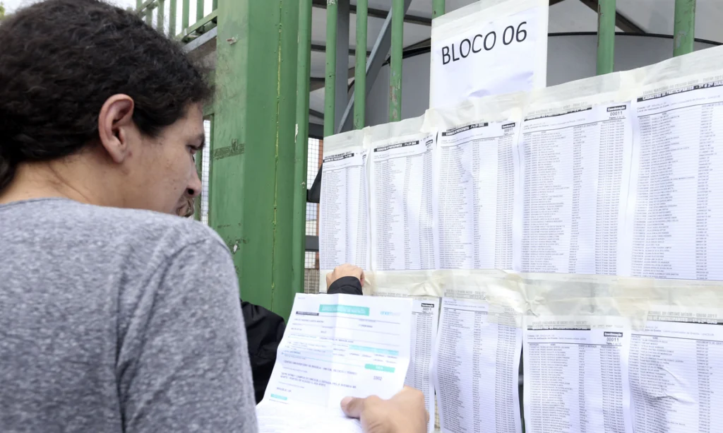 Cerca de 400 mil profissionais participam do processo do exame. | Foto: Agência Brasil