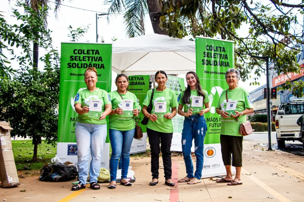 O apoio do Mãos Pro Futuro foi essencial para garantir a reciclagem de cerca de 350 toneladas de resíduos todo mês, gerando trabalho e renda para 131 famílias cadastradas nas cooperativas | Foto: Divulgação