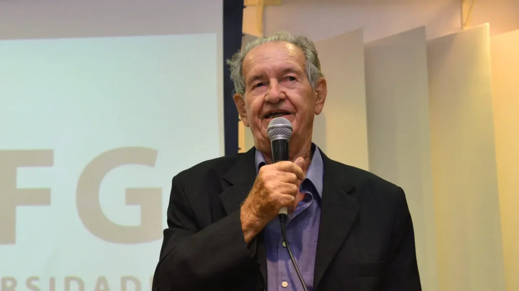 Bariani Ortêncio, que também se destacou como jornalista, teve uma prolífica carreira literária, ele celebrou seu centenário em julho deste ano | Foto: Divulgação