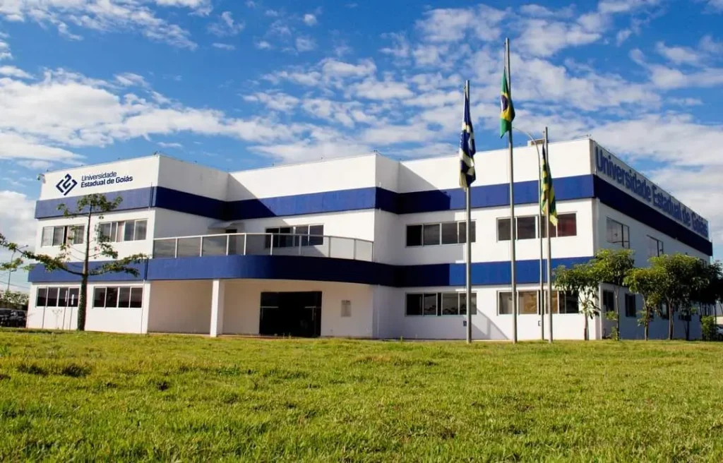 Podem concorrer os discentes regularmente matriculados em cursos de doutorado na UEG | Foto: Divulgação