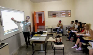 Pela proposta, aluno vai receber R$ 200 por mês. | Foto: Agência Brasil