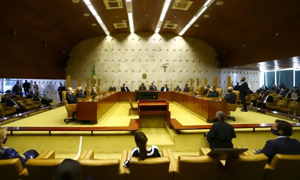 Após décadas de luta da categoria, a lei do piso, de autoria do senador Fabiano Contarato (PT-ES), foi aprovada por unanimidade no Senado e por ampla maioria na Câmara | Foto: Marcelo Camargo/ABr