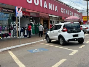 Prefeitura de Goiânia registra, em média, 388 talões de Área Azul vendidos diariamente pelos comerciantes: estacionamento rotativo possui 3.814 vagas destinadas para ocupação de automóveis e motocicletas. | Foto: Mobilidade