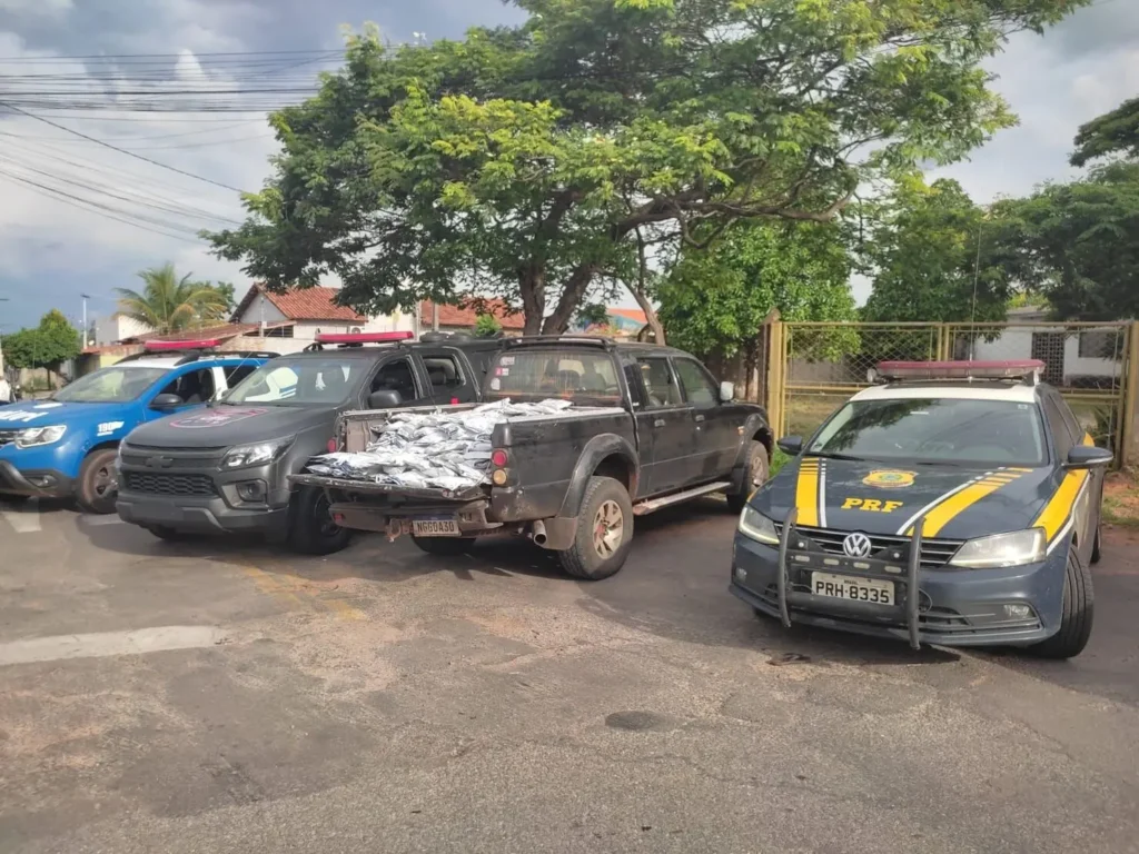 O contraventor, de 33 anos, admitiu ter adquirido a mercadoria em Ponta Porã/MT, evidenciando a rota do contrabando desses agrotóxicos. | Foto: PRF