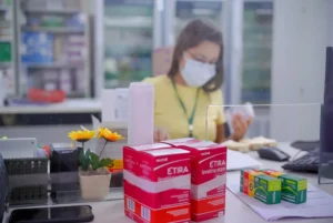 Com o processo de abertura, renovação e consulta de medicamentos por meio digital, paciente só precisa ir à Cemac JB para buscar o medicamento | Foto: SES