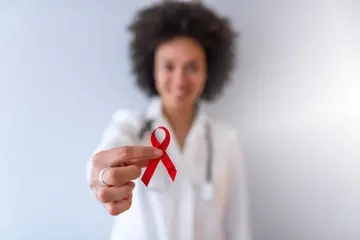 Medida obrigatória busca melhorar indicadores de saúde e combater o racismo no sistema de saúde. | Foto: Freepik