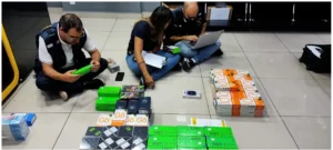 Foram encontrados durante a operação mais de 130 aparelhos que não possuíam homologação na Anatel.