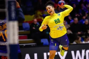 Seleção brasileira segue viva no Mundial Feminino após vitória sobre a Argentina (Foto: IHF)