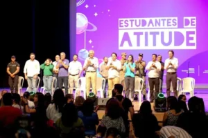 Governador Ronaldo Caiado participa de premiação de estudantes do Programa Estudantes de Atitude em dezembro | Foto: Reprodução/ Seduc