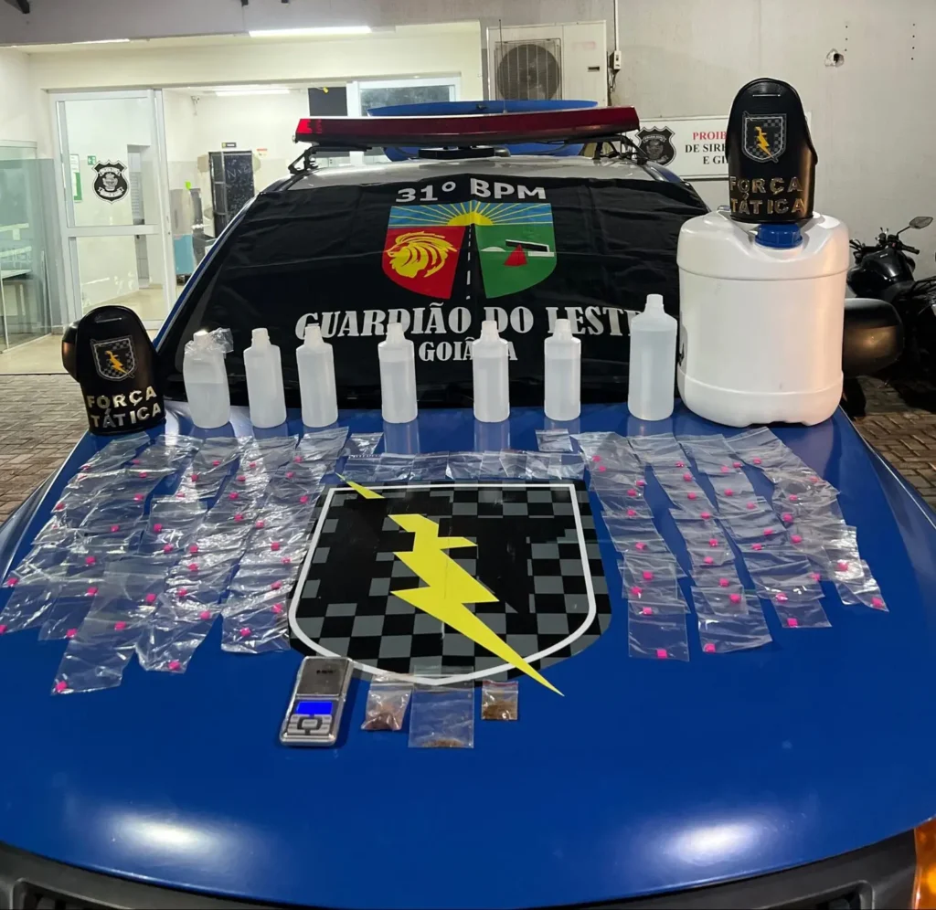 DJ é presa com mais de 80 comprimidos de ecstasy em Goiânia | Foto: Divulgação / 31° BPM