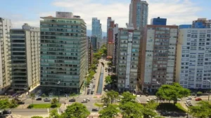 Por que os edifícios de Santos são inclinados? | Foto: Reprodução/ YouTube