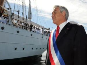 O hélicoptero que Piñera ocupava caiu no Lago Ranco, região central do Chile. | Foto: Gobierno de Chile