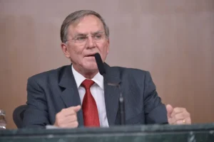 Mesmo em um cenário mais amplo, com 12 outros nomes incluídos, petista aparece com 47,4% das intenções de voto | Foto: Sérgio Rocha/Alego