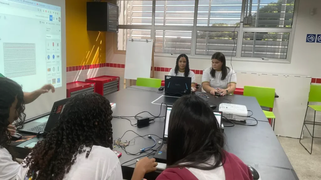 Nova unidade escolar ainda está recebendo solicitações de matrículas. Objetivo da iniciativa é acompanhar o crescimento exponencial do município. | Foto: Divulgação
