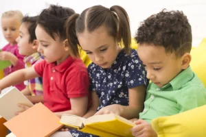 Crianças desenvolvem gosto pela leitura através dos livros paradidáticos