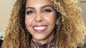 Nathalia Santos ainda não tem o movimento dos pés mas esta esperançosa com a recuperação. Imagem; redes sociais