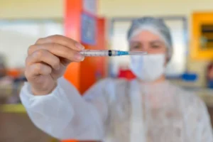 A ampliação faz parte da estratégia temporária do Ministério da Saúde para aplicação das vacinas da dengue que estão próximas ao vencimento | Foto: Divulgação/ SMS