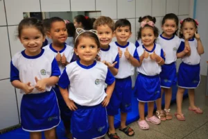 Uniformes contam com camisetas, calças, bermudas, shorts-saias e jaquetas para as diferentes idades da educação municipal | Foto: Jackson Rodrigues