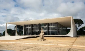 Empresas que alugam bens móveis e imóveis como atividade principal terão que pagar o PIS e a Cofins sobre as receitas auferidas com essa atividade | Foto: Fabio Rodrigues-Pozzebom/Agência Brasil