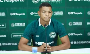 Braz contou que a amizade com o ex-jogador Lino o incentivou ir para o Goiás (Rosiron Rodrigues/Goiás EC)