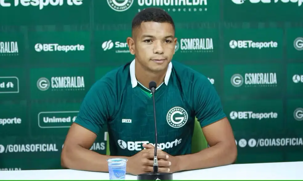 Braz contou que a amizade com o ex-jogador Lino o incentivou ir para o Goiás (Rosiron Rodrigues/Goiás EC)