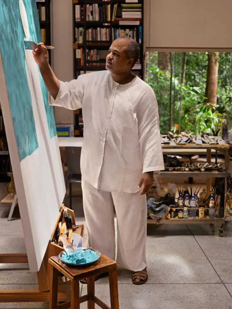 Dalton Paula destaca-se ainda por diversas mostras no exterior e no Brasil, como na Pinacoteca de São Paulo e no Museu de Arte de São Paulo (MASP) | Foto: Divulgação/Chanel