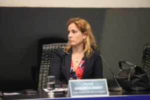 Ela trabalha atualmente em uma vara recursal da Justiça Federal no PR. | Foto: Reprodução