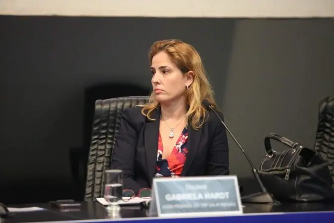 Ela trabalha atualmente em uma vara recursal da Justiça Federal no PR. | Foto: Reprodução