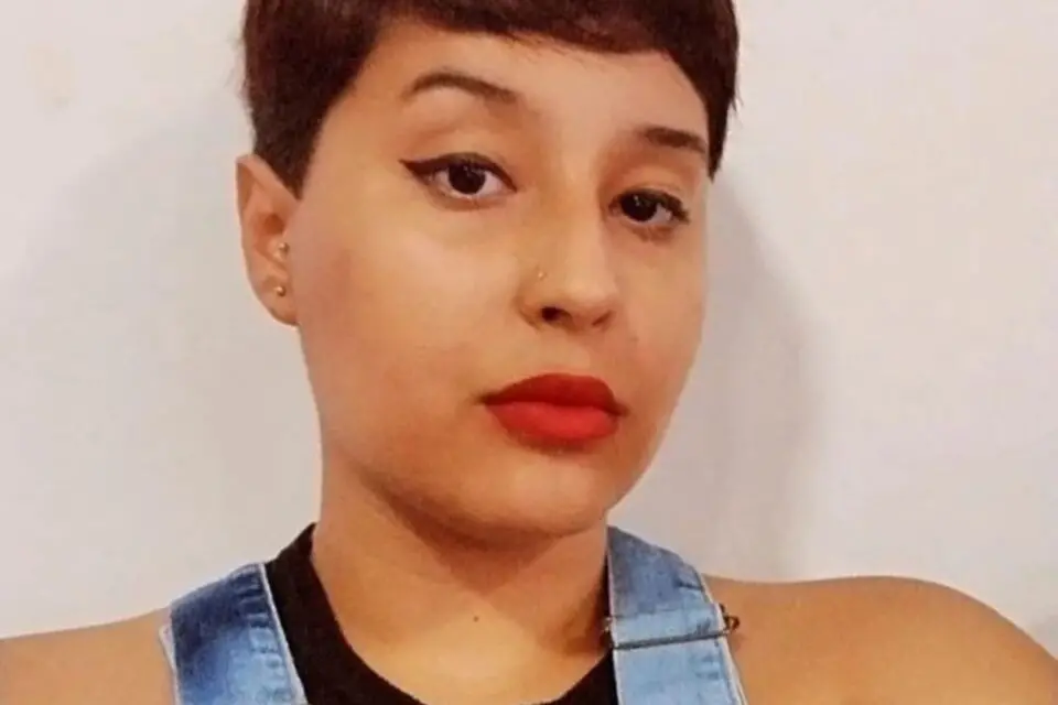 A motociclista Samara Raphé Camilo, 20 anos,  seguia em direção a Carmo do Rio Verde quando se chocou com a picape I Foto: Reprodução/Redes Sociais