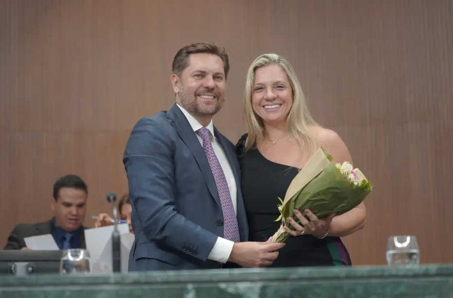 Esposa de Bruno Peixoto chega ao partido sob a promessa tentar costurar, por meio de Bruno, seu nome para a vice na chapa governista encabeçada, por ora, pelo empresário e ex-deputado federal Sandro Mabel | Foto: Alego