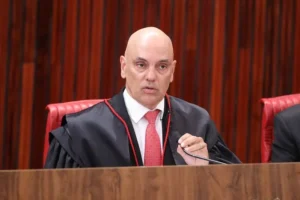 Decisão sai após multibilionário publicar crítica ao STF e ao ministro. | Foto: STF
