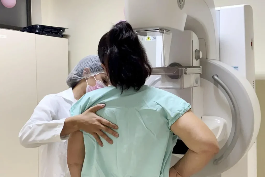 Em Goiás, a estimativa é que surjam, neste ano, mais de 1,9 mil casos de câncer de mama e 2,5 mil novos casos de câncer de próstata | Foto: Ascom/HRT