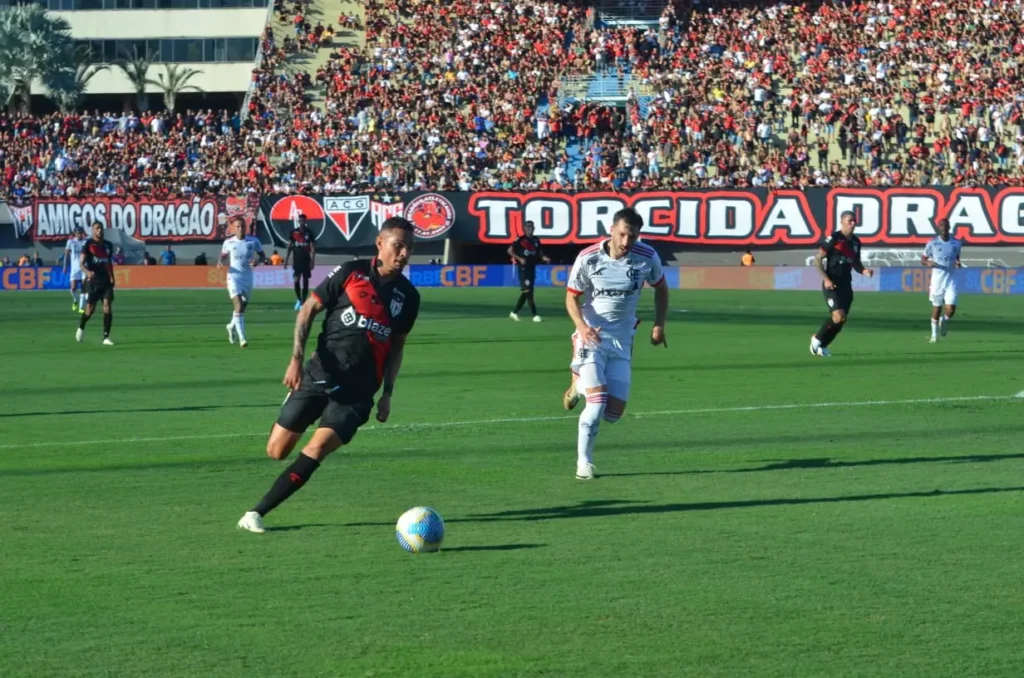 O revés acabou com a invencibilidade de 15 jogos do Dragão (Foto: Afonso Cardoso)