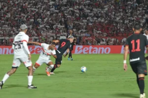Dominado dentro de casa, o Atlético perde por 3 a 0 e segue sem pontuar no Brasileirão. (Foto: Afonso Cardoso)