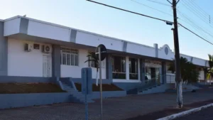 Hospital em que primo do prefeito, sem Ensino Médio, foi nomeado diretor-geral, cargo normalmente ocupado por profissional da saúde.