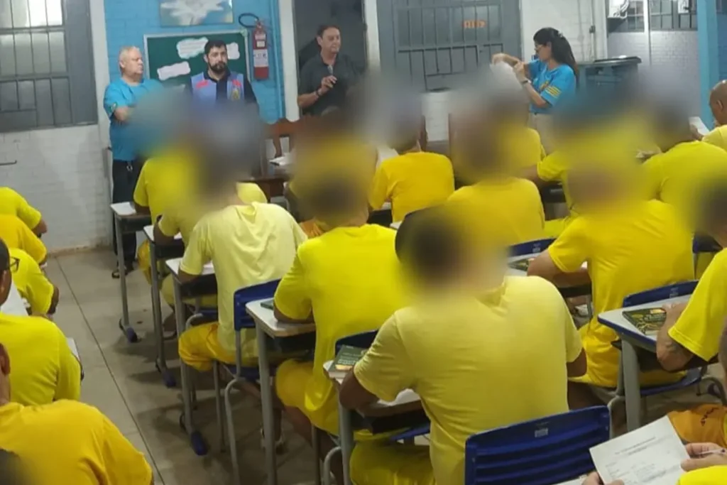 Remição pela leitura é retomada na penitenciária de Aparecida
