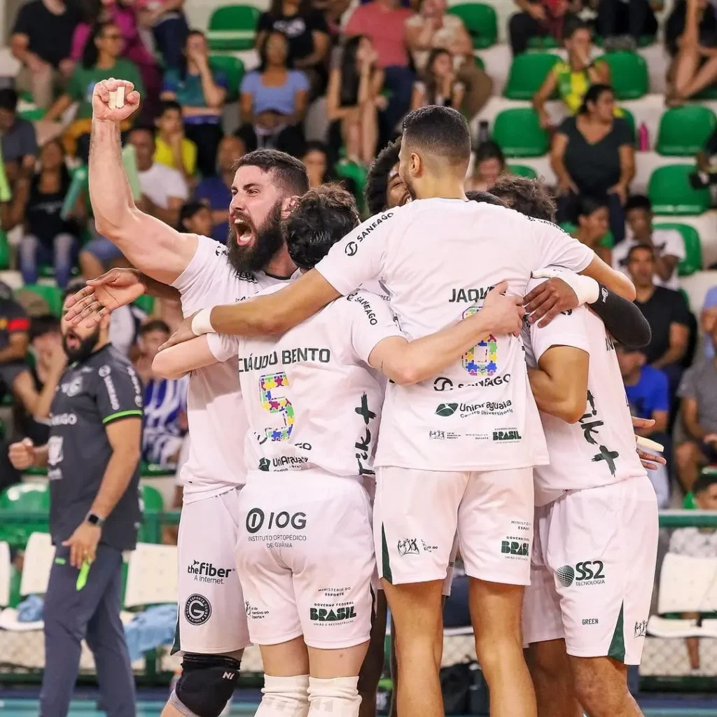 Após se garantirem na elite do vôlei nacional, Goiás e Neurologia disputaram título da Superliga B (Foto: Karen Yohanna/Goiás)