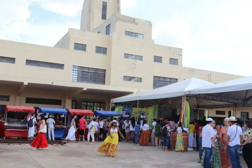 Música, dança e cores se unem para celebrar as tradições africanas na Antiga Estação Ferroviária de Goiânia | Foto: Secult