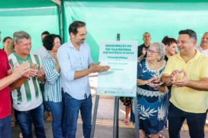 A nova unidade recebe o nome do pioneiro José Inocêncio. A família estava presente e destacou a alegria pela homenagem e a benfeitoria no bairro | Foto: Vitória Carvalho / Secretaria de Comunicação e Eventos