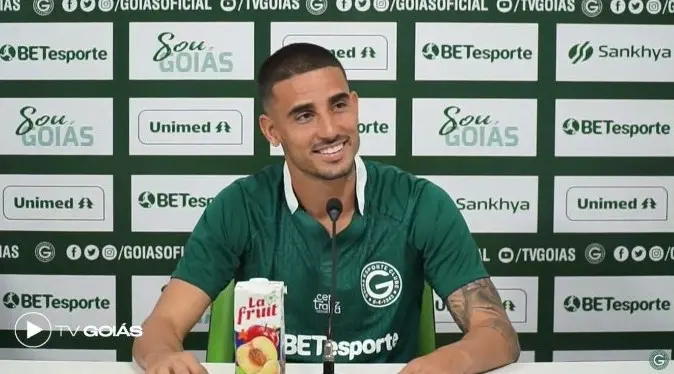 Além de Thiago Galhardo diretoria Esmeraldina busca mais reforços. (Foto: Reprodução TV Goiás)