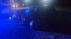Acidente entre carro e caminhão mata dois idosos em Barro Alto