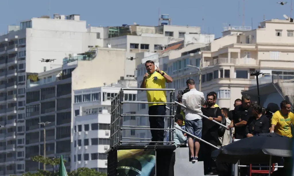 Convocados por Bolsonaro através das redes sociais, mais de 32 mil pessoas compareceram ao ato | Foto: Fernando Frazão/Agência Brasil