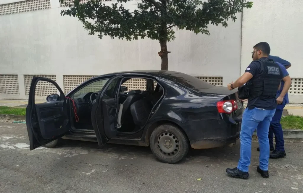 Os criminosos abordaram a vítima quando ela chegava em sua residência, mantendo-a e a seus familiares como reféns, sob ameaça | Foto: PCGO