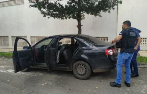 Os criminosos abordaram a vítima quando ela chegava em sua residência, mantendo-a e a seus familiares como reféns, sob ameaça | Foto: PCGO