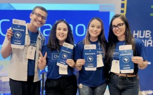 Os quatro premiados da esquerda para a direita, Thiago Matos, Loise Oliveira, Grazielly Lima e Thais Reis | Foto: Divulgação/Loise Oliveira