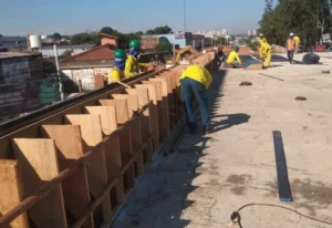 Operários realizam a obra durante o período o dia | Foto: Walter Peixoto/Seinfra